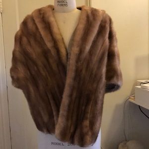 Real fur wrap, vintage. No size.